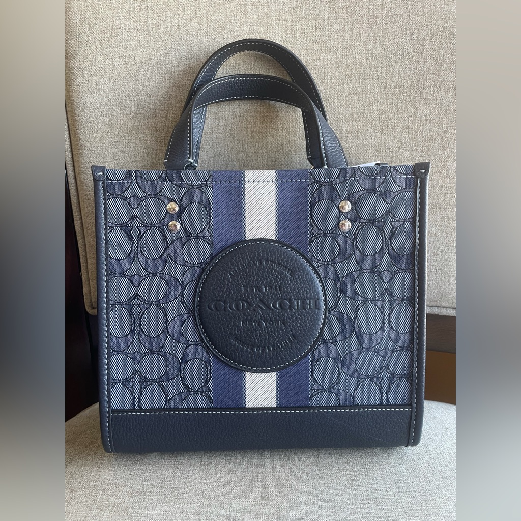 Nwtcoach Dempsey Tote 22 In Signature Jacquard With Stripe And Patchc8417